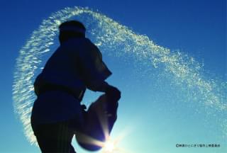 能登半島地震の被災者支援へ「ひとにぎりの塩」「一献の系譜」チャリティ上映の輪 すでに伊・中・米など国内外100件以上の申し込み