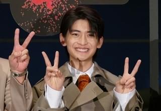 中条あやみ、竹内涼真とのキスで「くちびるが2倍に腫れた」と告白【「劇場版 君と世界が終わる日に FINAL」初日舞台挨拶】