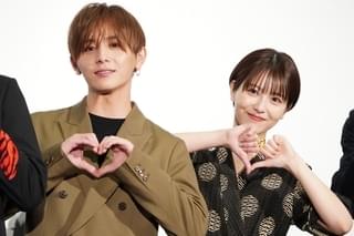 山田涼介、猛暑の撮影も「プロなんで」顔だけ発汗せず 浜辺美波はピアノ特訓で「指がもげそう」