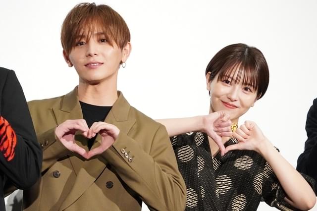 山田涼介と浜辺美波