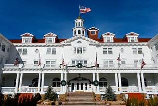 「シャイニング」の舞台のホテルがホラーの聖地に！ブラムハウスが展示スペースを担当