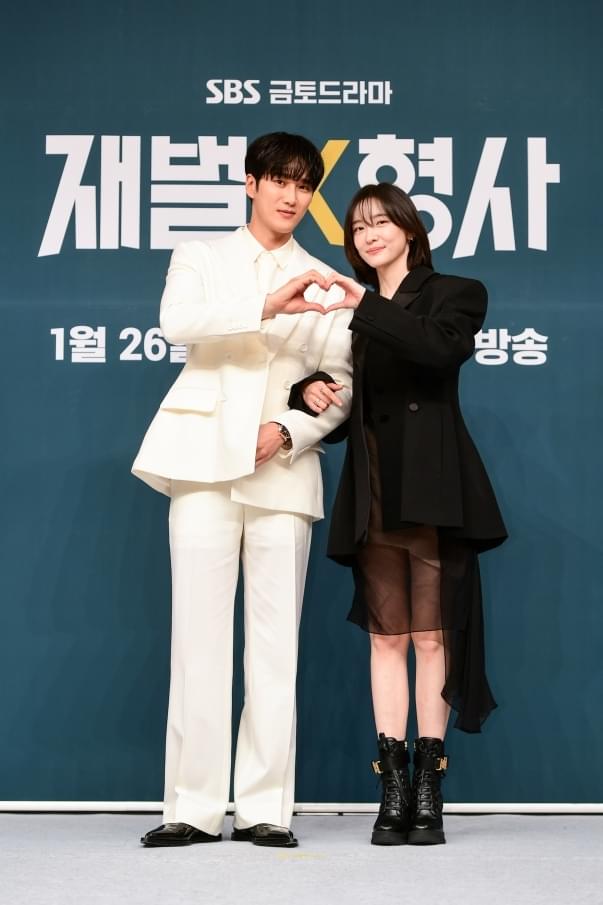 漫画のようなヘアスタイルのため、アン・ボヒョン「毎回スプレーを1本使い切っていました」