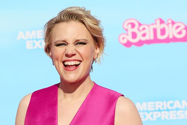 「バービー」ケイト・マッキノンが作家デビュー YA小説を執筆