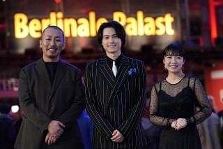 松村北斗＆上白石萌音「夜明けのすべて」ベルリンでお披露目 三宅唱監督「ふたりのキャラクターを友だちみたいに愛して観てもらえた」