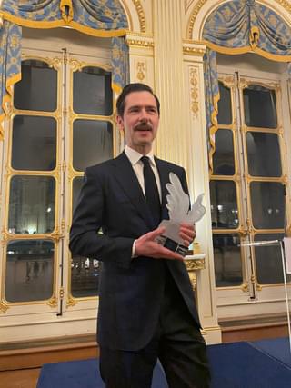 メルビル・プポーが、フレンチ・シネマ・アワード受賞 国際的な活躍に「カマンベールチーズのような存在として認知してもらえた」とジョーク【パリ発コラム】