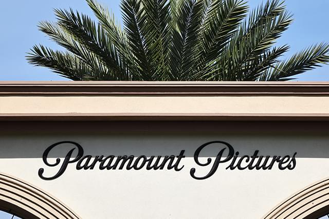 パラマウント買収を投資会社が打診