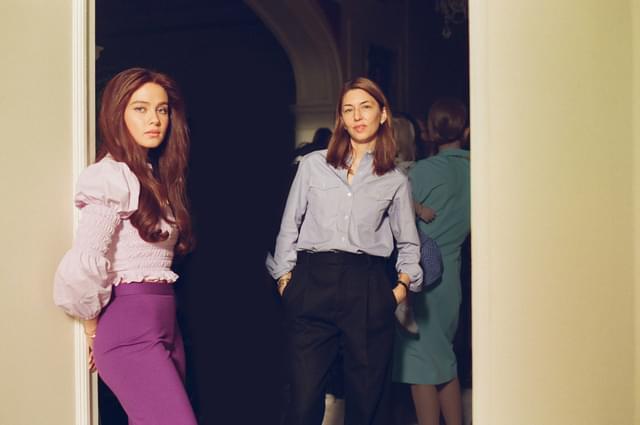 プリシラを演じたケイリー・スピーニーとソフィア・コッポラ監督