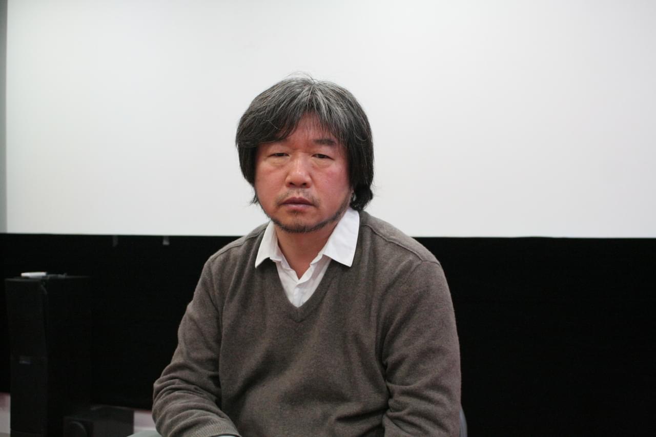 中国の経済成長を支える、縫製工場の若き出稼ぎ労働者たちのエネルギーを映す「青春」 ワン・ビン監督に聞く