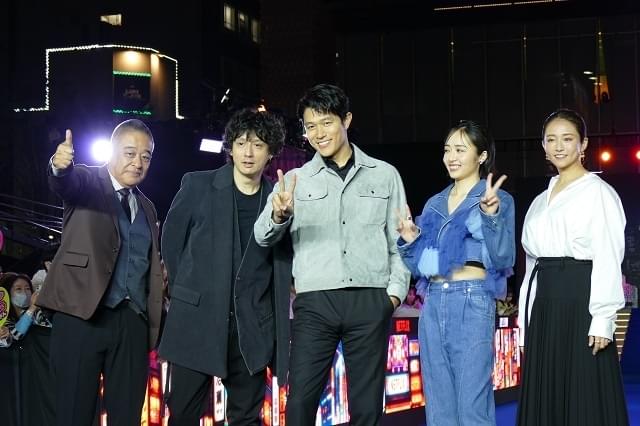 鈴木亮平「それでは、もっこりスタート！」“聖地”新宿歌舞伎町で「シティーハンター」ワールドプレミア開催