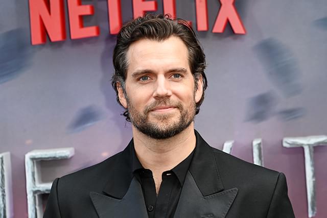 ヘンリー・カビルがジェームズ・ボンドに扮するフェイク予告編、爆発的再生数を記録