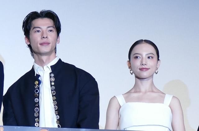 清原果耶「どこにつかまったらいいのか」映画撮影で人生初のバイク二人乗り