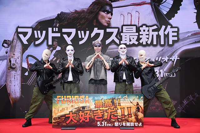 錦鯉・長谷川＆バイきんぐ・小峠が白塗りスキンヘッドで登場！ メイク監修のMattは「ゴージャスに仕上げました」