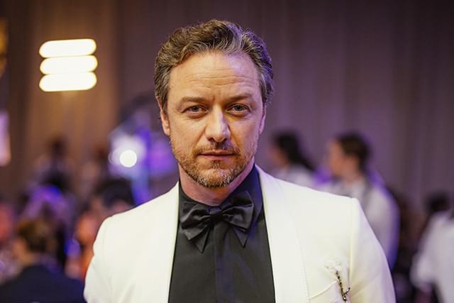 ジェームズ・マカボイが長編初監督 ラップデュオが音楽業界を手玉にとる物語