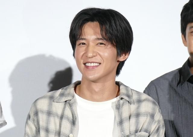 目黒蓮、初めての父親役は「一番難しい」 通勤ラッシュの電車で撮影も