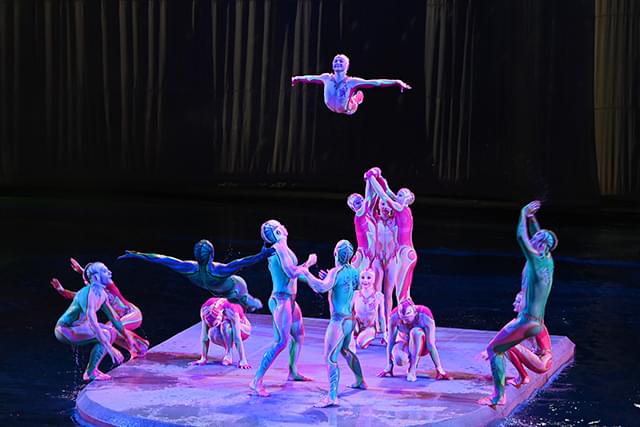 シルク・ドゥ・ソレイユ、テレビ＆映画ビジネスに進出 第1弾はリドリー・スコットと「オー」を映画化