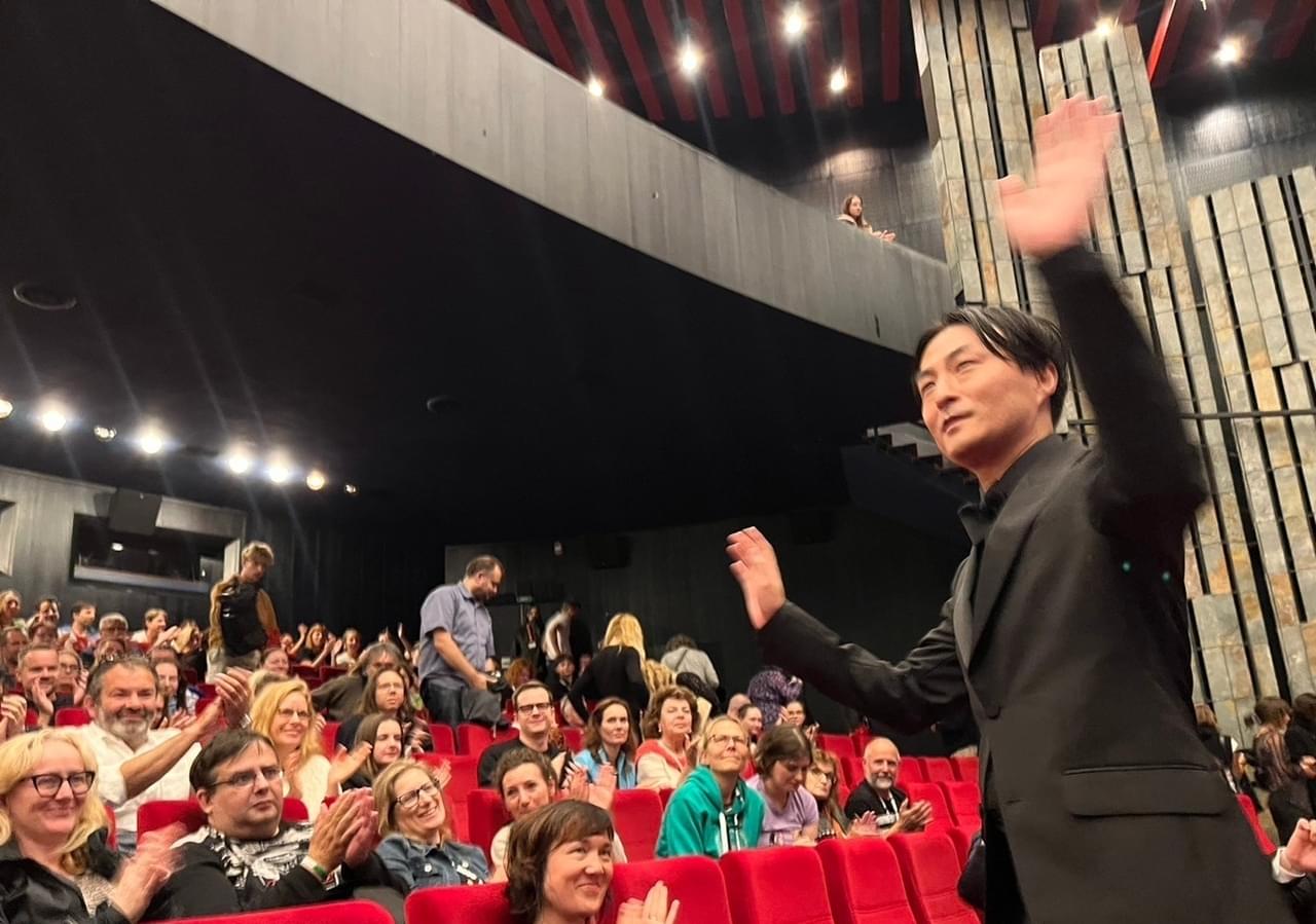 「愛に乱暴」チェコの映画祭での反応は？ 森ガキ侑大監督、現地の観客は「映画の読み取り能力が高すぎる」