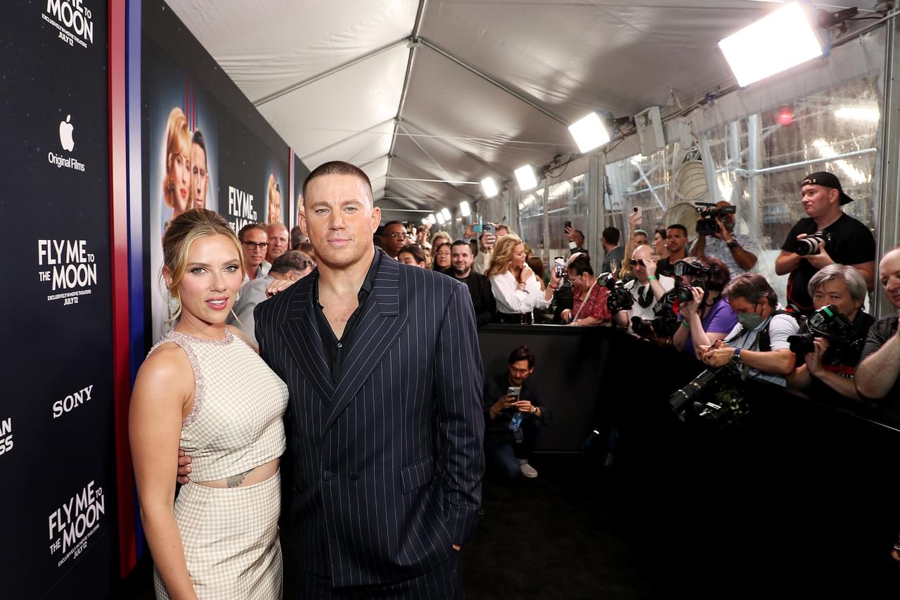 スカーレット・ヨハンソン、チャニング・テイタムは「真のプロフェッショナル」 「フライ・ミー・トゥ・ザ・ムーン」ワールドプレミア