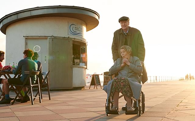 マイケル・ケインとグレンダ・ジャクソンが夫婦役で再共演