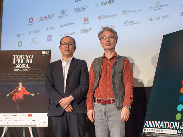 アン・ジェフン監督(右)と藤津亮太氏