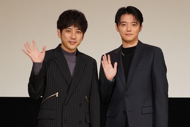 二宮和也(左)、櫻井海音(右)