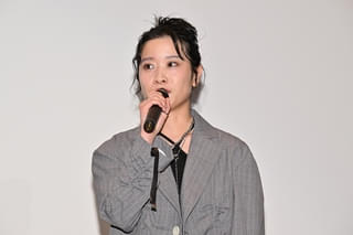 中島健人、ひとめ惚れしたら思いを伝える？ 伝えない？ 舞台挨拶で恋愛観語る