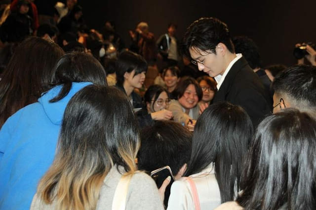 Q＆A終了後にファンが殺到