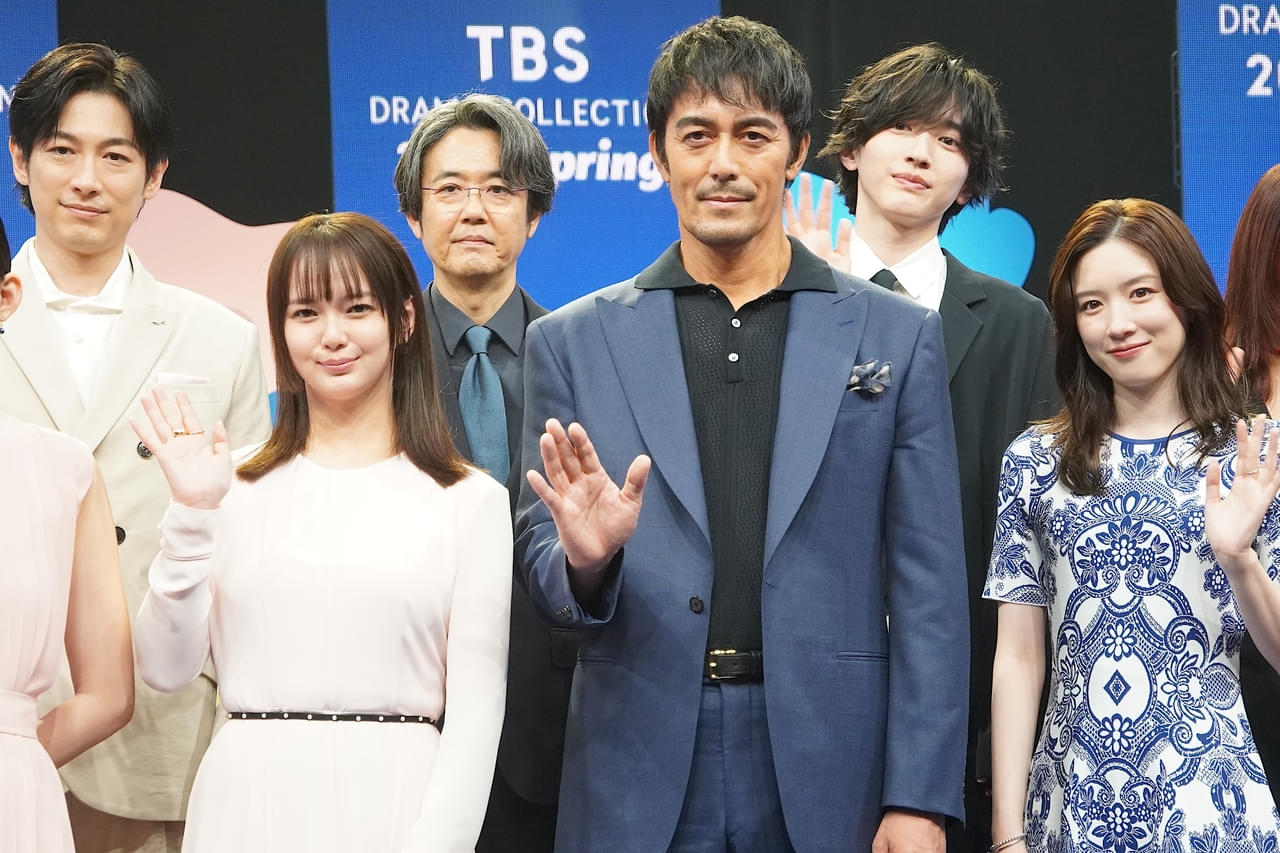 日曜劇場「キャスター」道枝駿佑、阿部寛のギャップを目撃！「甘いものが大好き」