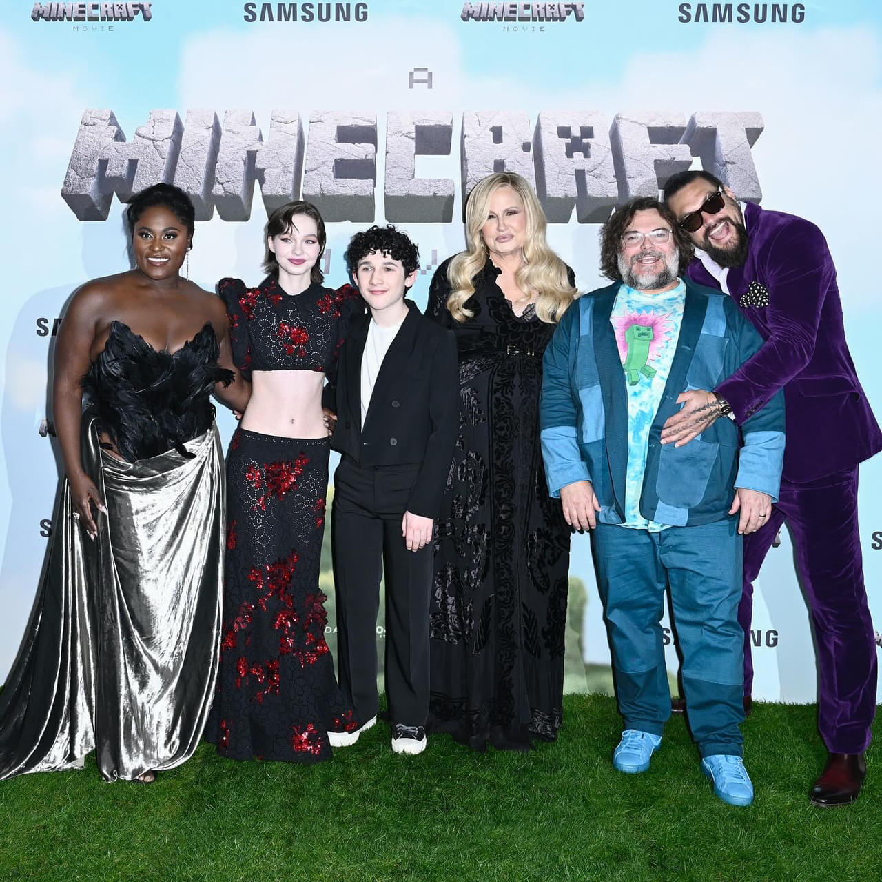 ジェイソン・モモア「日本の友達全員を乗せて“マイクラワールド”をぶっ飛ばしたい！」 映画「マインクラフト」ワールドプレミア開催