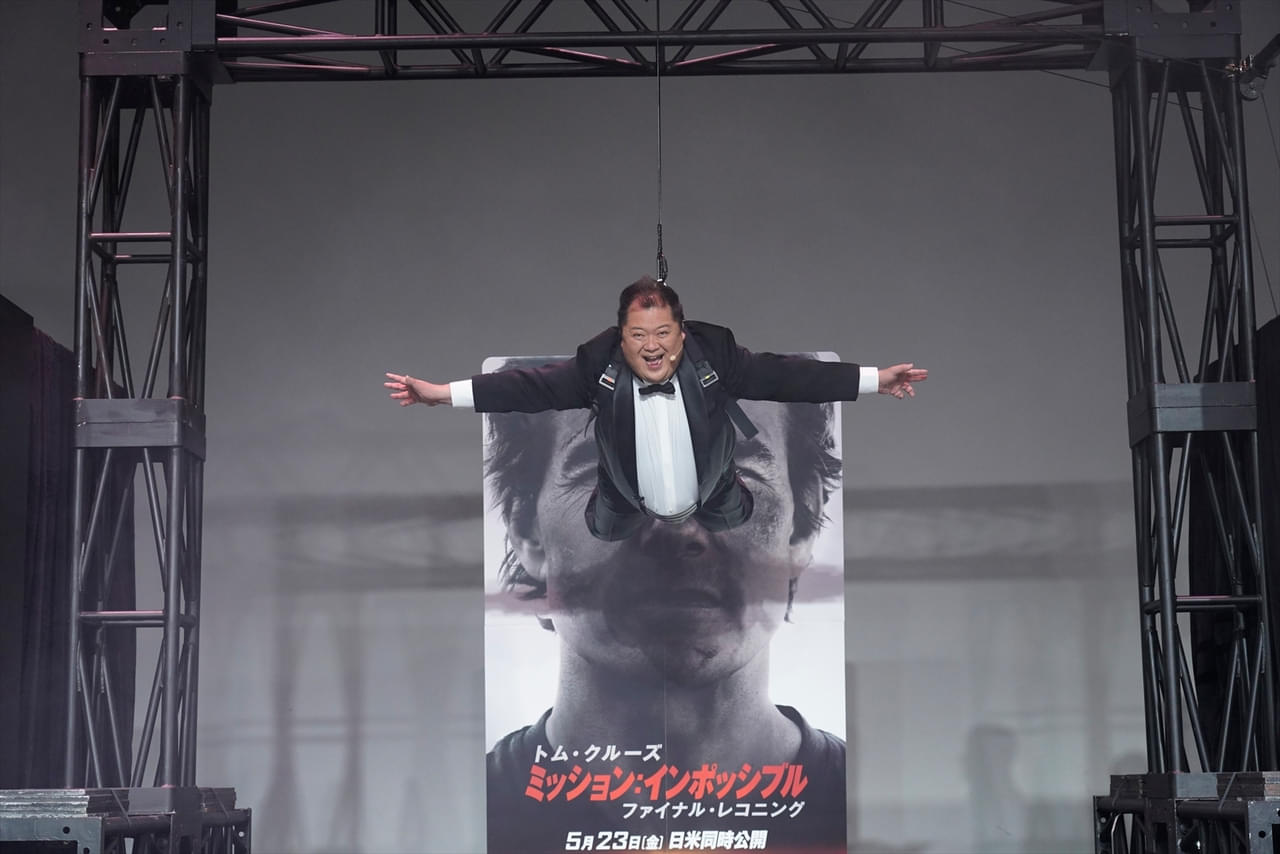“浪花のトム・クルーズ”!? ブラマヨ・小杉が「ミッション：インポッシブル」のワイヤーアクションに挑戦