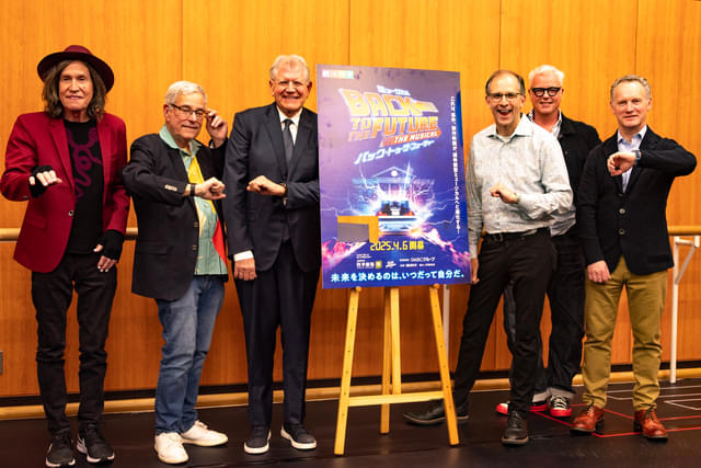 左からグレン・バラード、ボブ・ゲイル、ロバート・ゼメキス、ジョン・ランド、ティム・ハトリー、コリン・イングラム