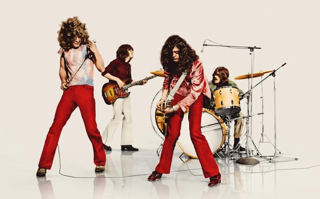 バンドの軌跡が、メンバー自身の言葉で語られる