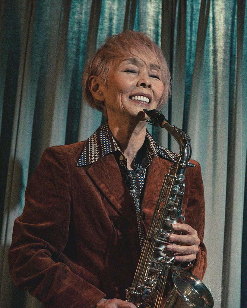 研ナオコが自らサックスを演奏 「うぉっしゅ」祖母の知られざる過去が明らかになる本編映像