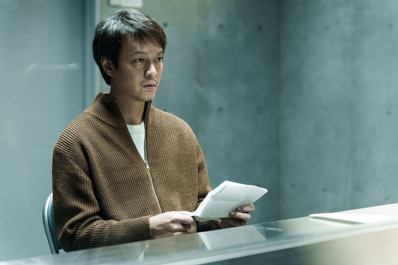 北村匠海が猟奇的な殺人犯に！ 「金子差入店」丸山隆平演じる主人公の日常を揺るがす男たちの場面写真公開