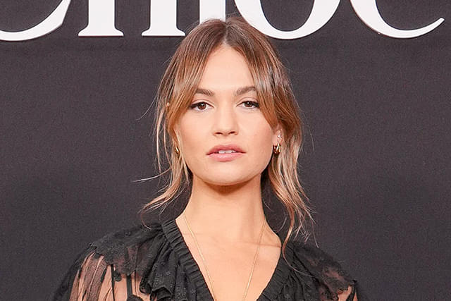 リリー・ジェームズ