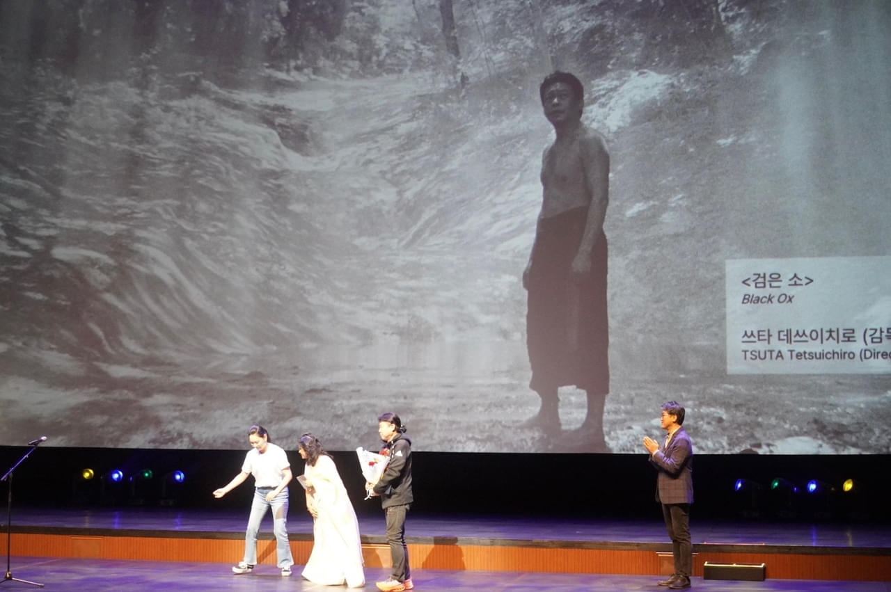 蔦哲一朗監督「黒の牛」、第26回全州国際映画祭でNETPAC賞 Q&A付上映即完売、坂本龍一楽曲使用経緯も明かす