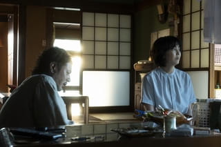 オダギリジョー、髙石あかりら豪華キャスト結集「夏の砂の上」、極上のドラマを予感させる新場面写真を公開