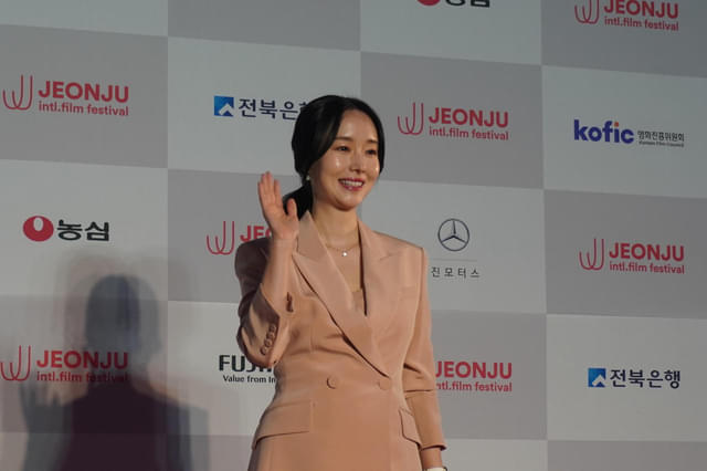 イ・ジョンヒョンが選出した作品上映も