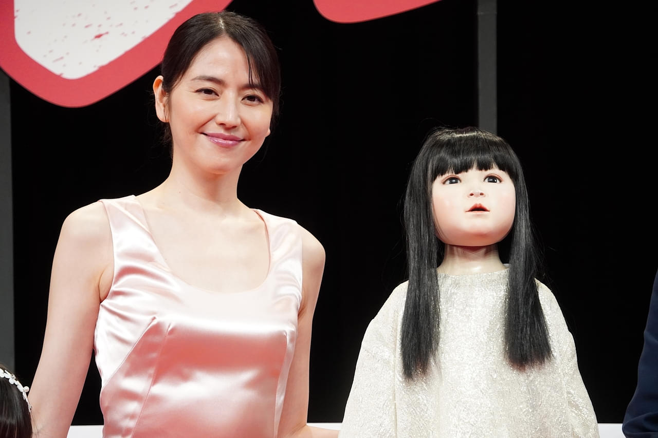 長澤まさみ、ゾクゾク映画「ドールハウス」の謎の人形“アヤちゃん”に愛着「時々笑いかけてくれる」