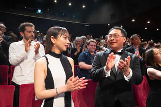 齊藤京子、カンヌ映画祭レッドカーペットに「人生で一番幸せです」 深田晃司監督「恋愛裁判」お披露目