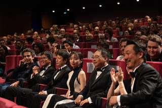 齊藤京子、カンヌ映画祭レッドカーペットに「人生で一番幸せです」 深田晃司監督「恋愛裁判」お披露目