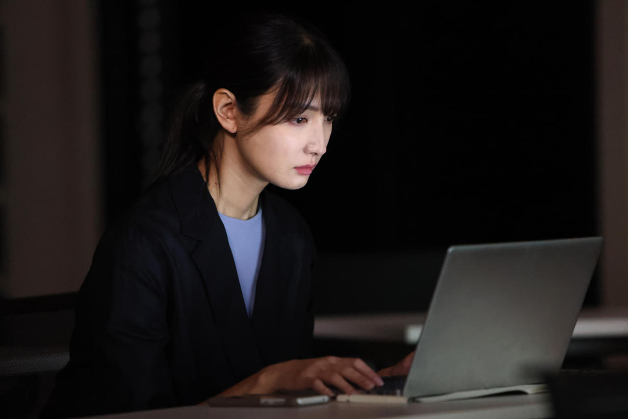 菜々緒「キャンドルスティック」で国際映画デビュー！ “共感覚”をもつ女性が、AIを騙すミッションに挑む本編映像