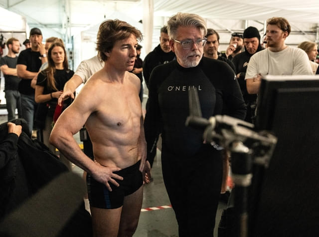 トム・クルーズ、1時間15分もの長時間水中撮影に挑戦&特殊な手信号を開発