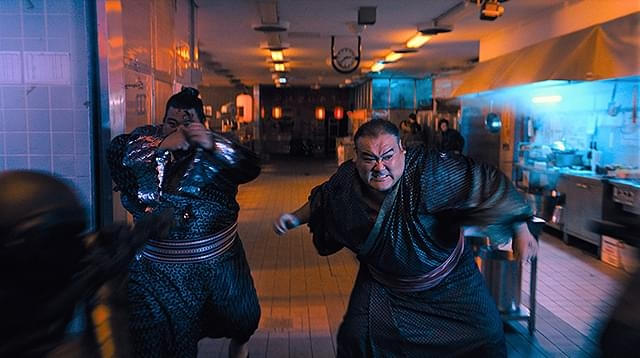 「ジョン・ウィック コンセクエンス」の田代良徳（写真右）出演シーン