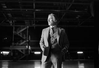 ダニエル・クレイグ主演「ナイブス・アウト3」の配信日が発表