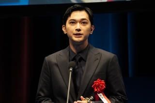 吉沢亮「今後も演技に向き合う」主演男優賞受賞で決意新た【第34回日本映画批評家大賞】