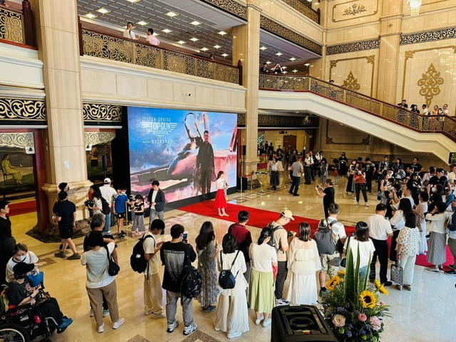 台北公演／記念撮影コーナーには長蛇の列