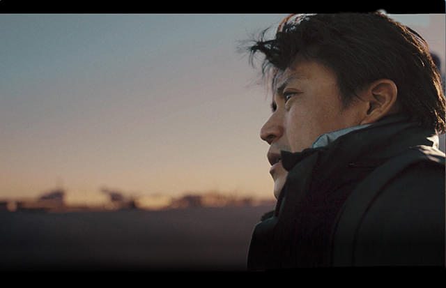 小栗旬主演「フロントライン」に絶賛の声！ 大ヒットスタートを記念して新場面写真公開