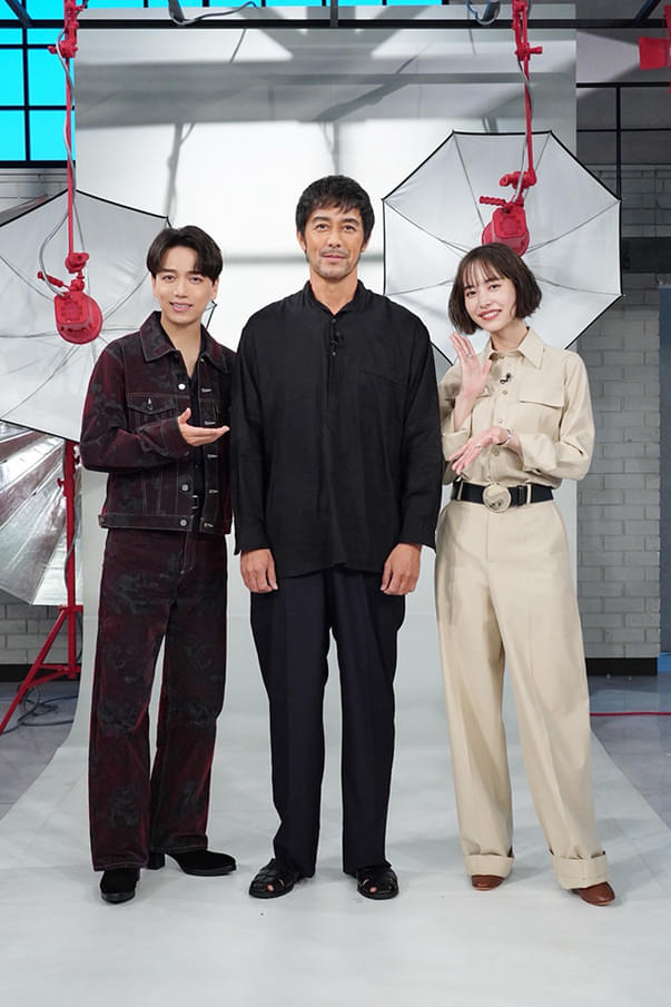 阿部寛とMCの山崎育三郎、井桁弘恵