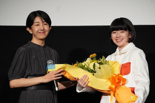 「ルノワール」主演の鈴木唯が“大人たち”に感謝の手紙、逆サプライズには感激