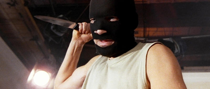 殺人を撮影する現場に足を踏み入れ、逃げ切れない恐怖 90年代傑作スリラー「ミュート・ウィットネス」デジタルリマスター版